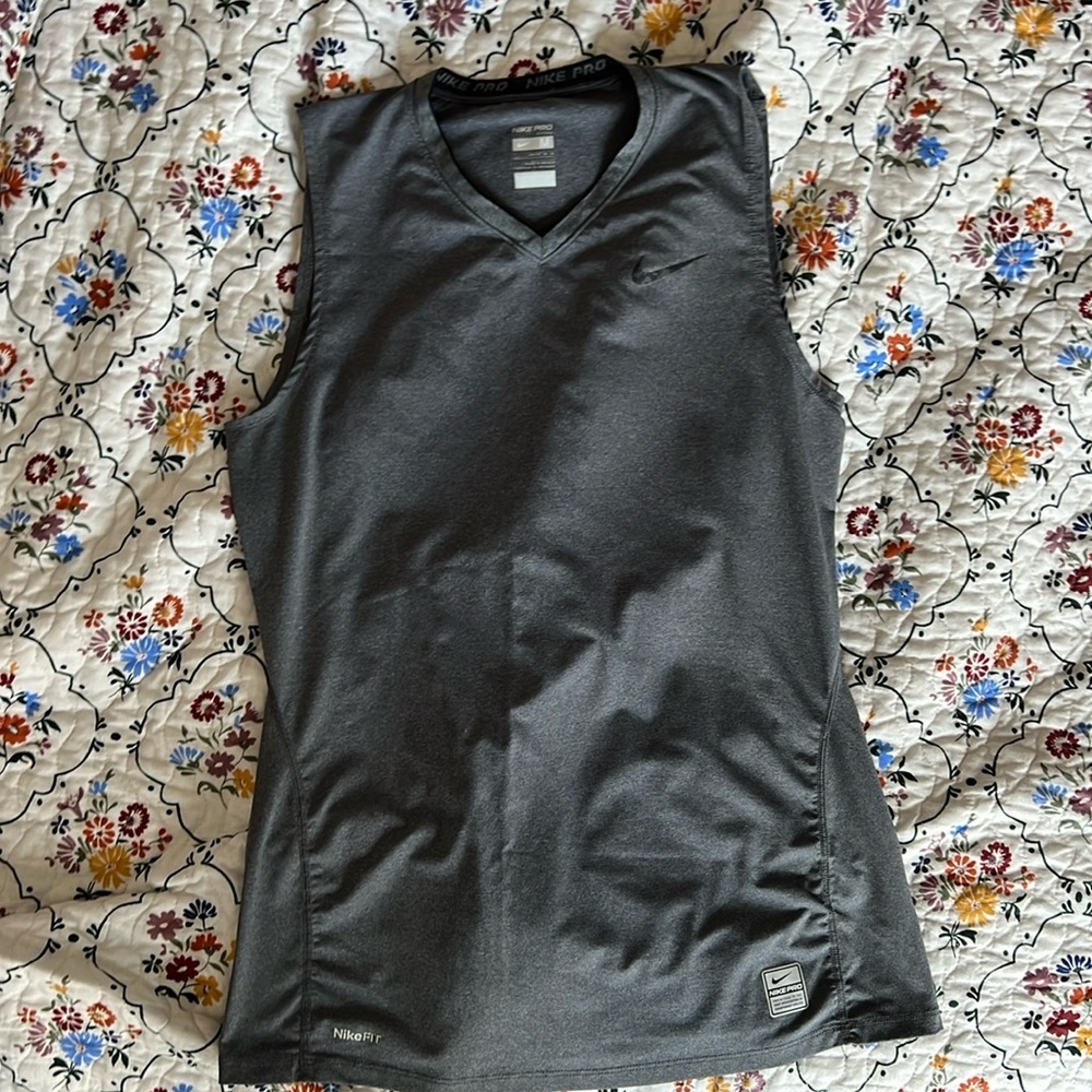 Charcoal gray Nike Pro fitted tank top women’s size Medium